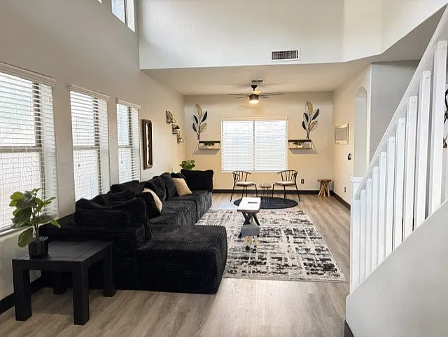 1615 E Desert Breeze Dr