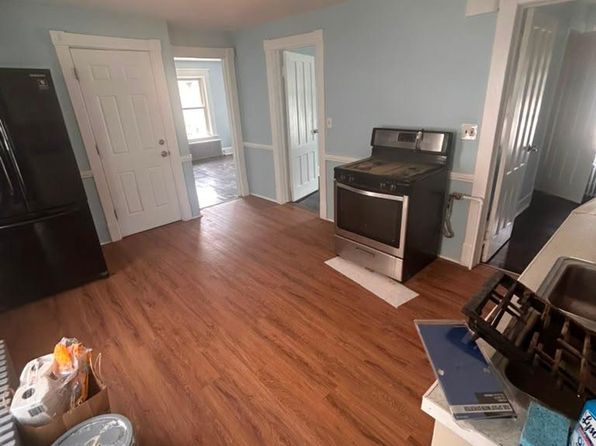 1041 Strong St Floor 2