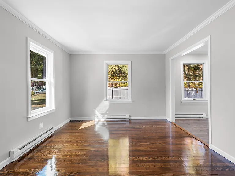 210 Handel Rd — Photo 6