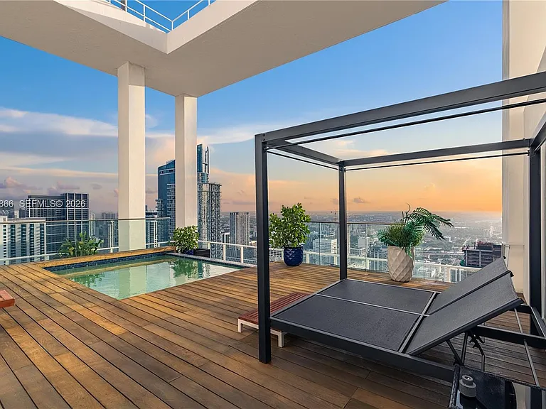 1040 Biscayne Blvd #Penthouse 4607 — Photo 3