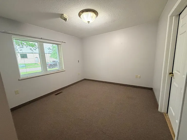 431 Dakota St — Photo 7