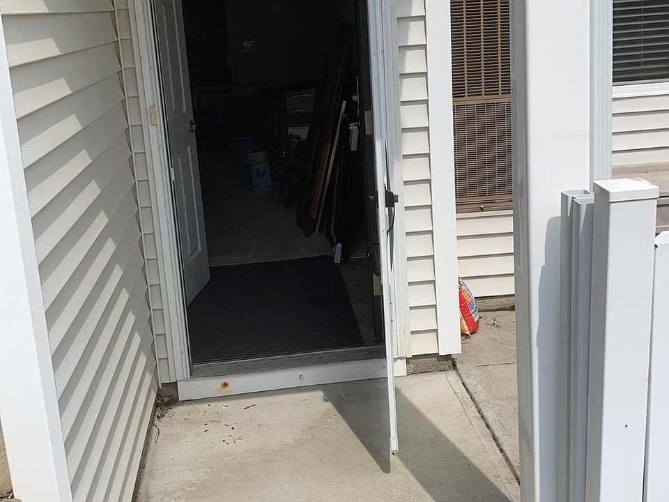 2nd image of 8970 Portage Pointe Dr APT D