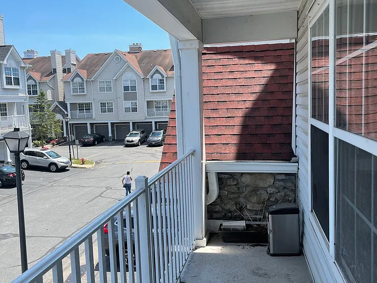 75 Prestwick Way — Photo 6