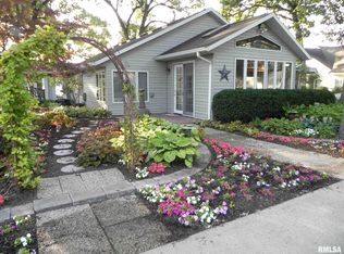 21516 River Rd N, Cordova, IL 61242