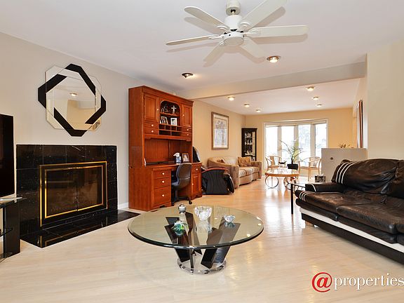 Living Rm/Family Rm