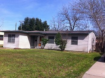 1st image of 12818 Wilmington Dr