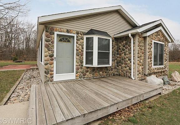 3rd image of 4269 W North River Dr