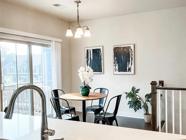 1810 Shumard Ln — Photo 11