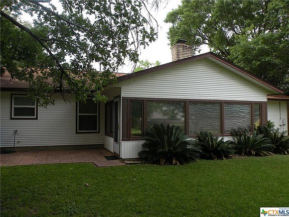 3rd image of 1721 Willow Ln