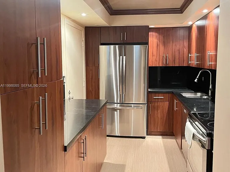 1750 James Ave #5G — Photo 14