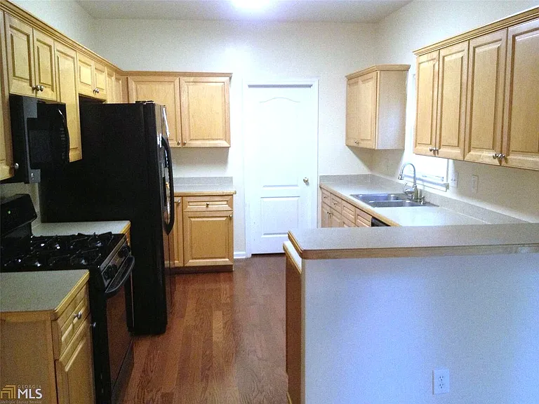 699 Oakview Trl — Photo 8