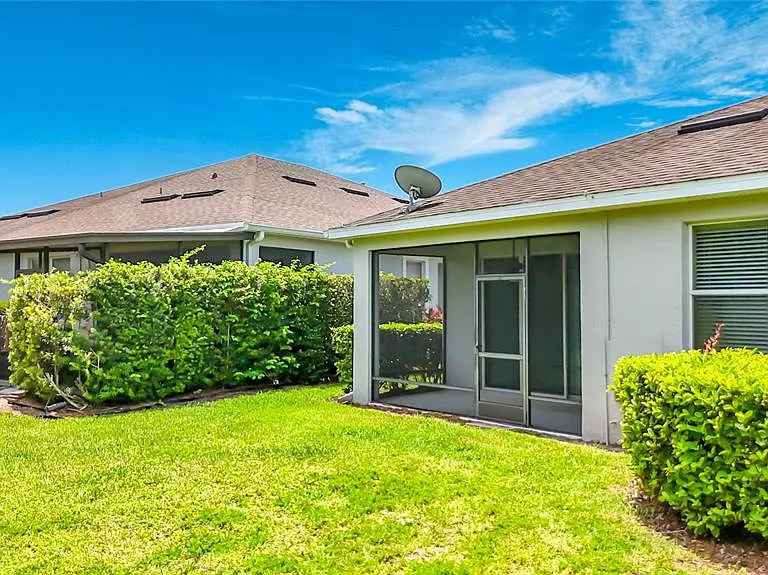 7434 Surrey Pines Dr — Photo 42