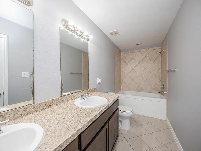 1631 Dove Run — Photo 19