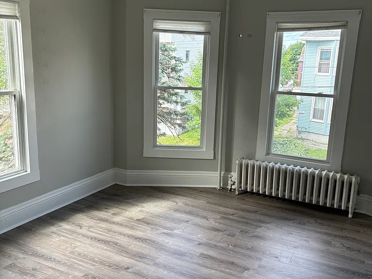 52 Howe St #2 — Photo 3