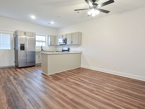 3rd image of 106 Adkins St #B