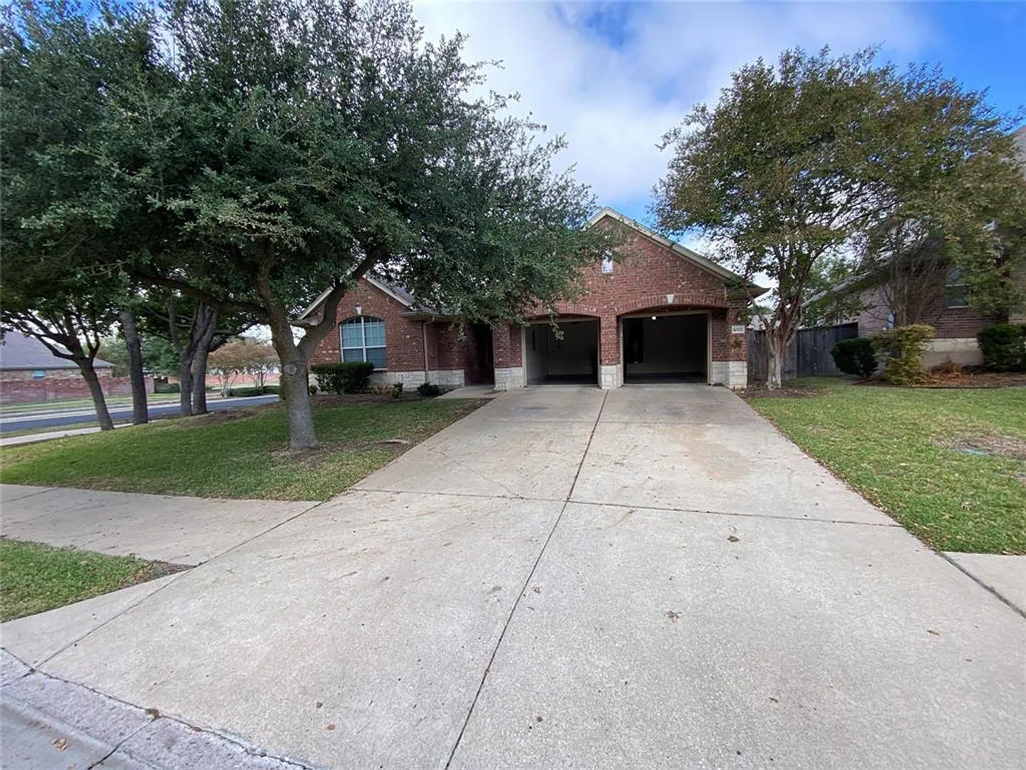Warm, Updated Living in Teravista! — Photo 1