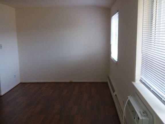 3rd image of 1288 Rockland Ave APT 2A