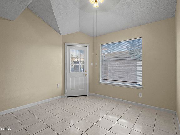 4th image of 739 Moffat Ln