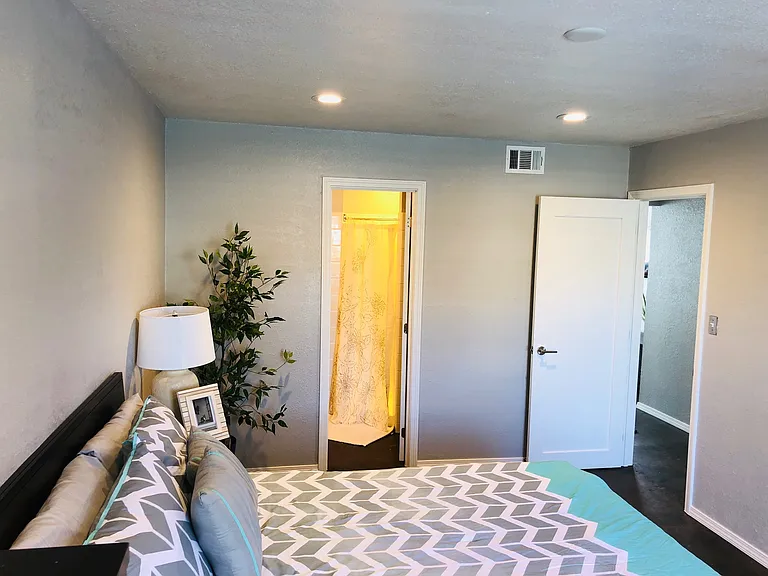 Norman Apartments — Photo 50