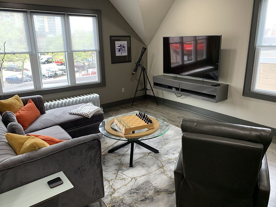 1st image of 1419 E Brady St #1419A