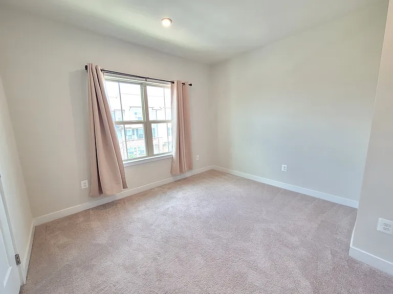 8667 Shady Pines Dr — Photo 27