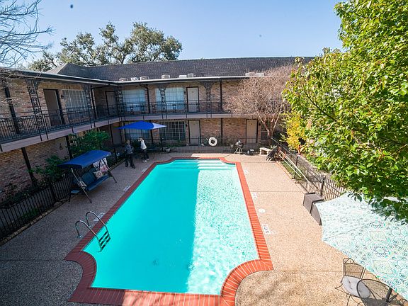 Pool inside 602 heights Blvd apt bldg. This is not heated but gets warm during summer time from the sun.