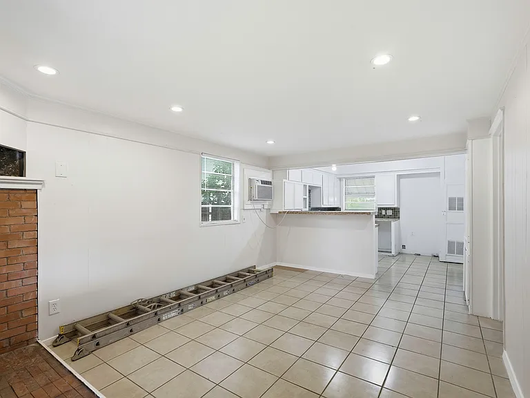 207 N Hartsdale Ave — Photo 12
