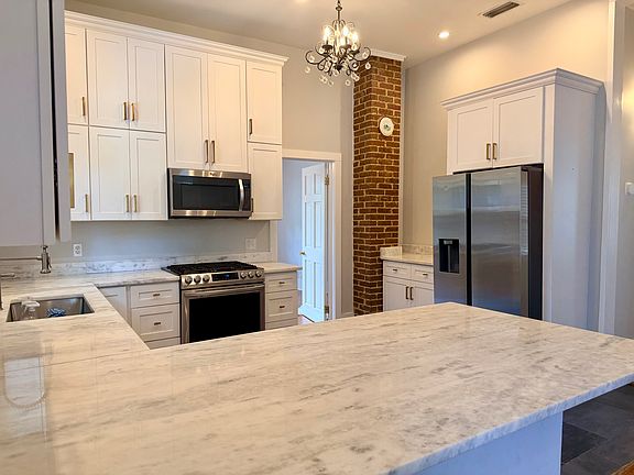 4th image of 363 Marine St