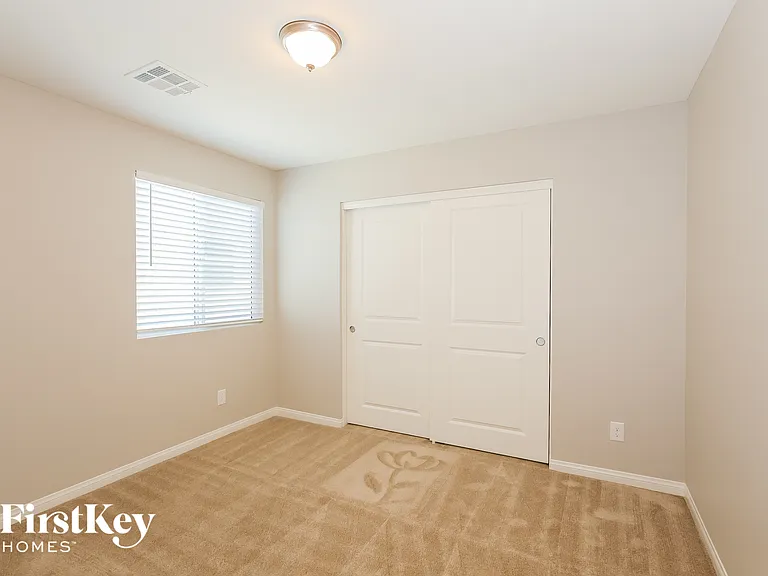 4730 Challenger St — Photo 11