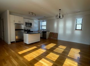 6227 N Hermitage Ave APT 2E, Chicago, IL 60660