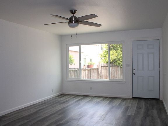 3rd image of 1329 California Ave