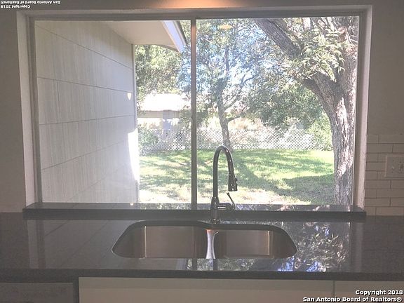 3rd image of 7435 Lancewood Dr