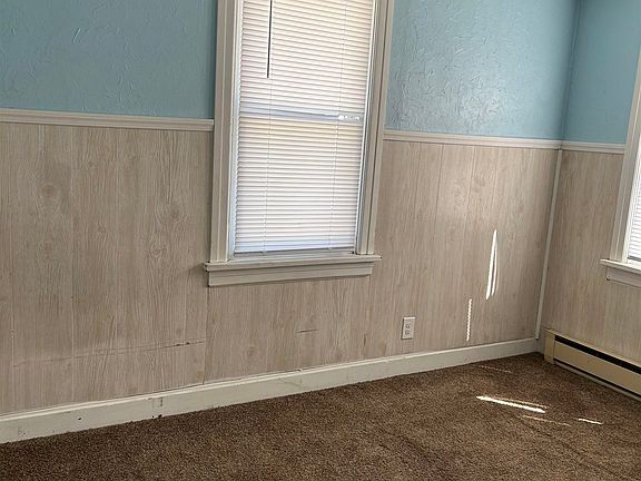 5th image of 115 W Pacific Ave