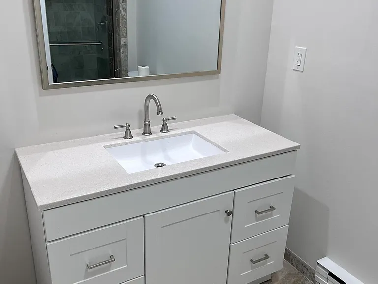 35 Amberly Dr #J — Photo 4