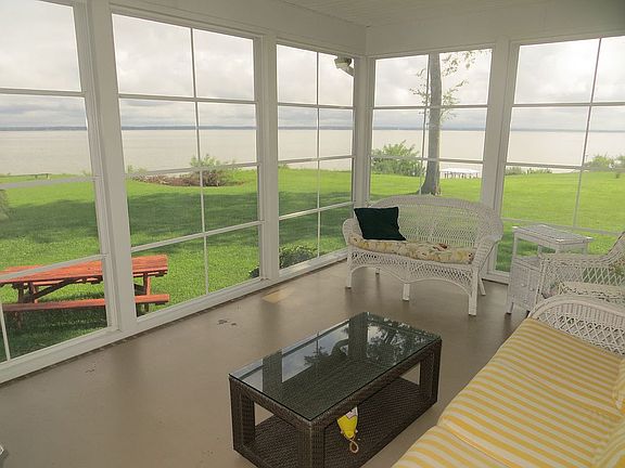 3 Seasons Porch View