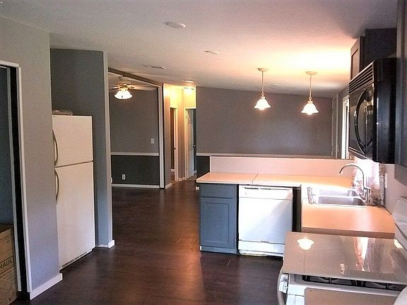4th image of 4825 Avenue A