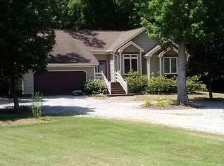 203 Kings Point Ave, Smithfield, VA 23430
