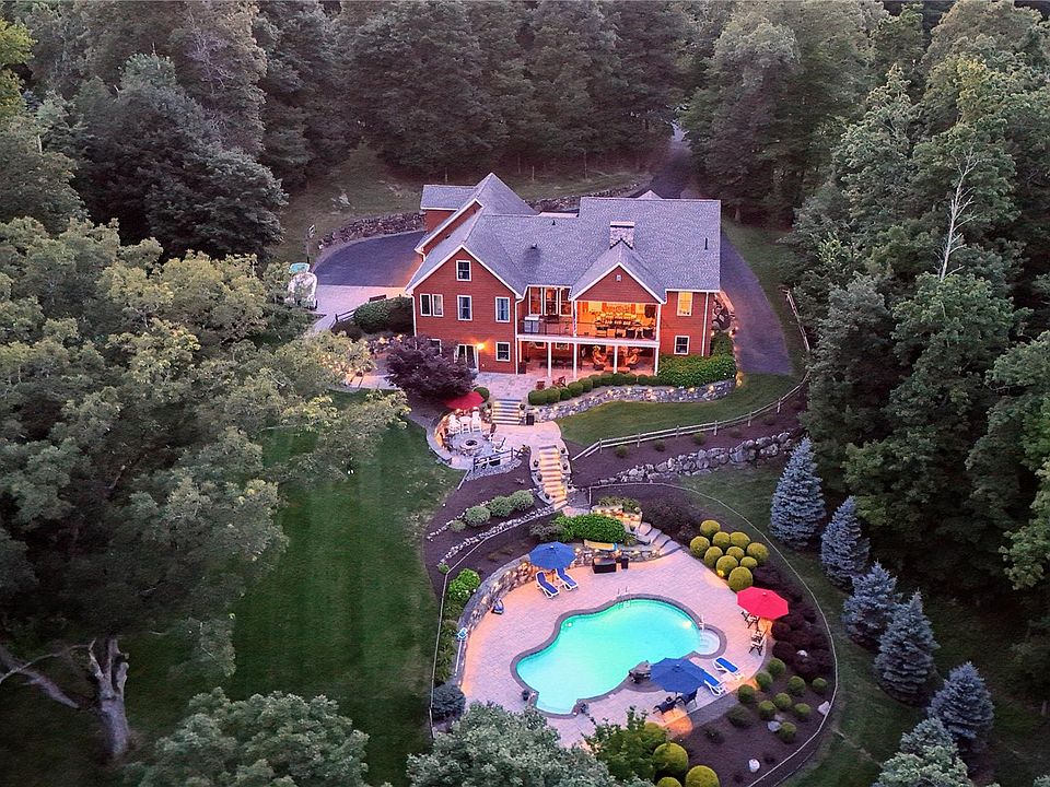 1st image of 1 Peck Ridge Road