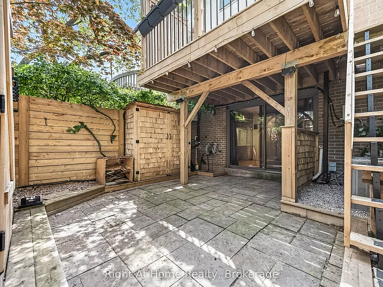 109 Brant St — Photo 44