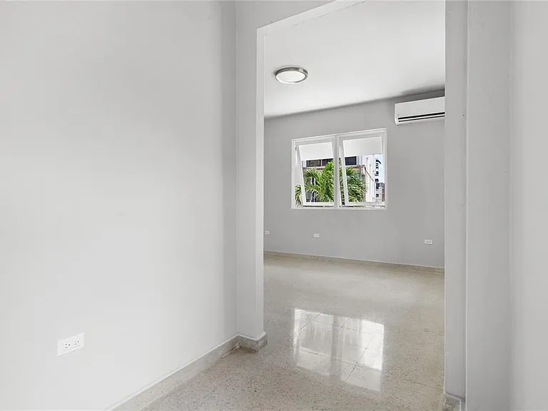 107 Taft #6 — Photo 3