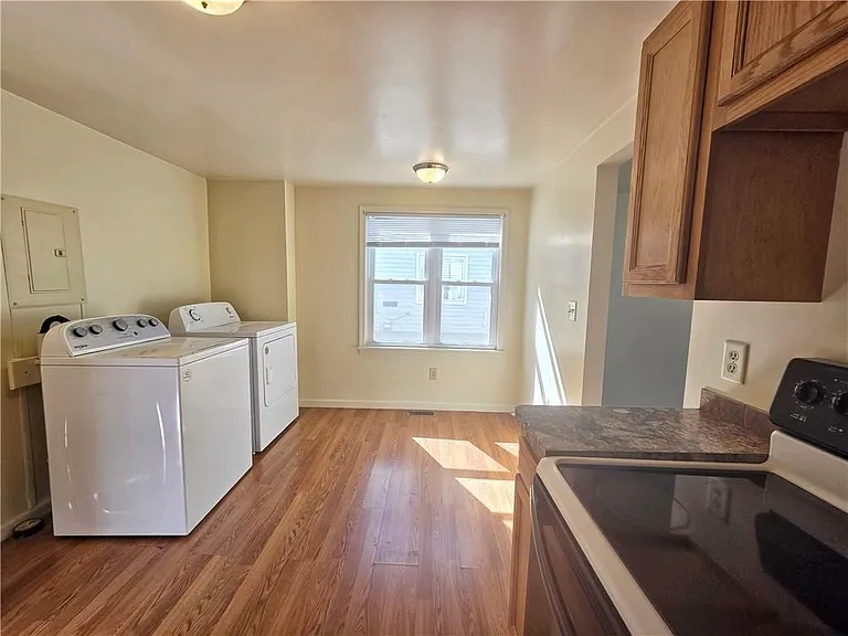 235B Allen St — Photo 29