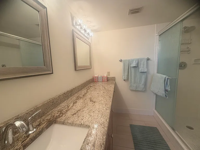 6866 Huntington Ln #504 — Photo 8