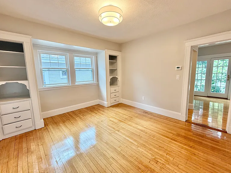 203 Maplewood St #2 — Photo 5