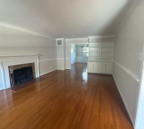 4th image of 7412 Hallcrest Dr