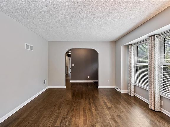 5th image of 4706 Stearns Ln