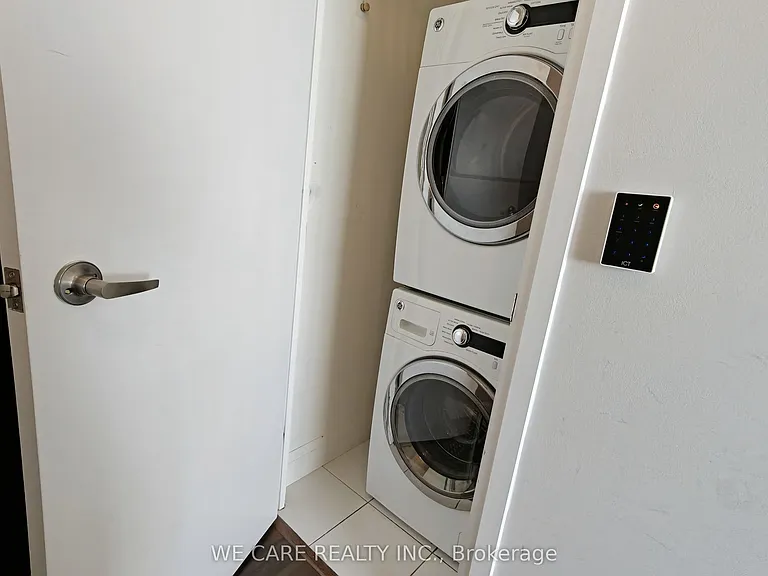 68 Canterbury Pl #Penthouse 05 — Photo 6