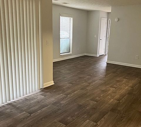 5th image of 932 Briar Creek Ct NE