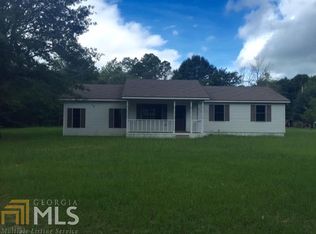 2042 Canoe Pl, Metter, GA 30439