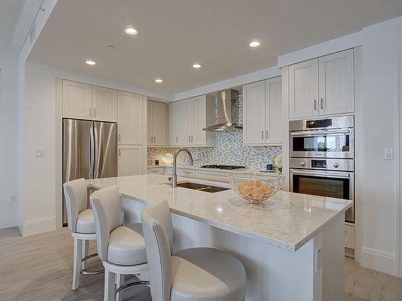 5th image of 1135 3rd Ave S #305