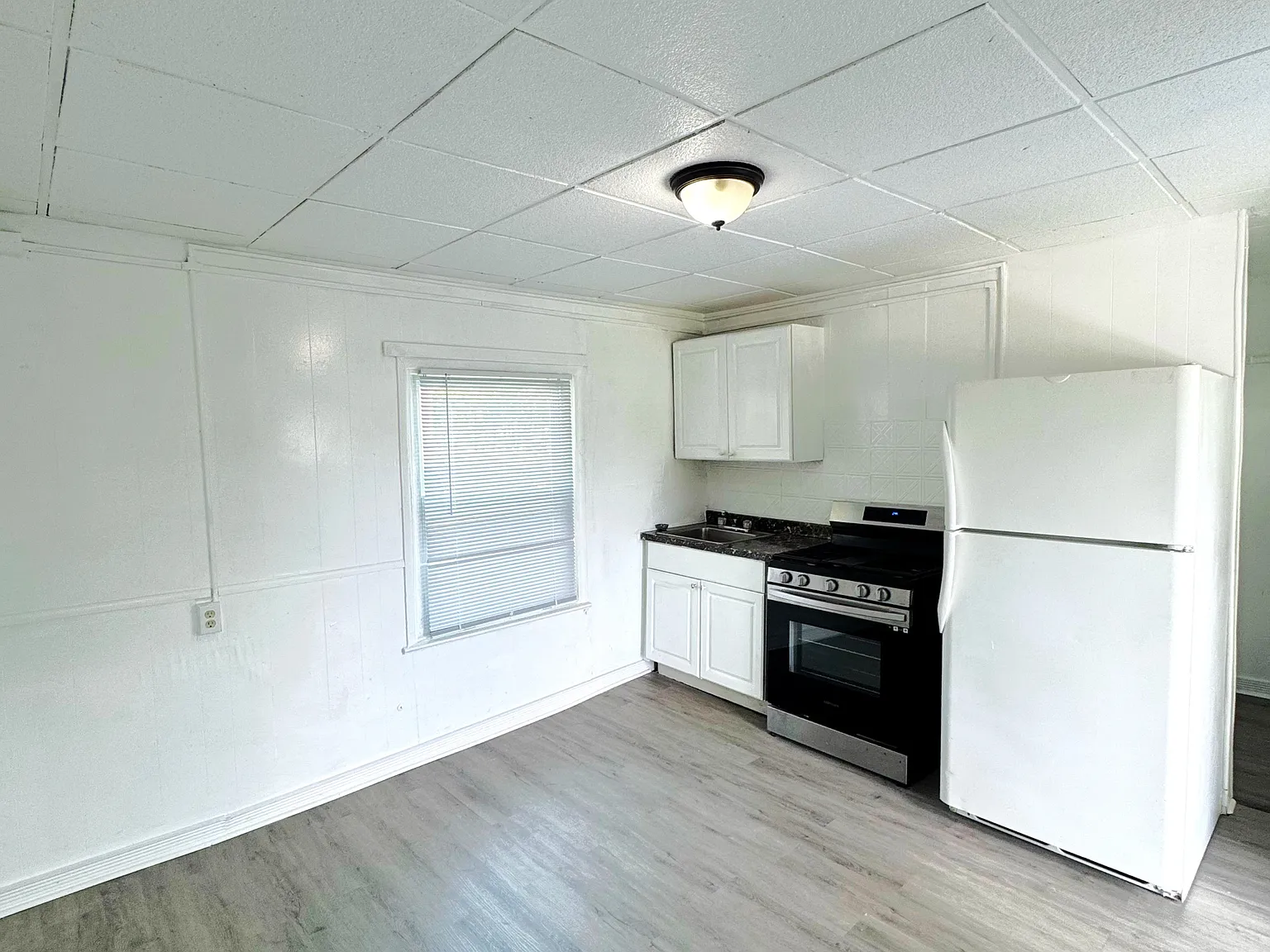 25 SW 10 LLC - 8 — Photo 4